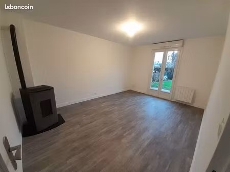 maison de plain-pied avec jardin et garage