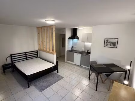 appartement meublé en centre-ville avec parking sécurisé