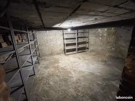 cave stockage 16m2 à louer