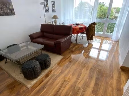 à louer appartement meublé 74m2 parking et garage