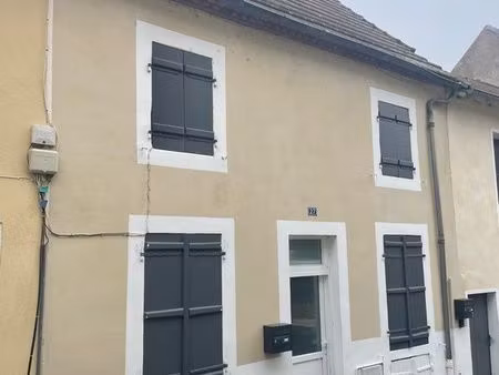 petite maison de bourg f3