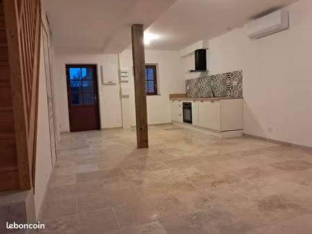 maison à louer à selles saint denis