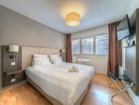 appartement courbevoie 1 pièce 17 70 m2