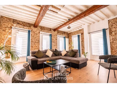 superbe maison de village rénovée au charme d'antan avec cour