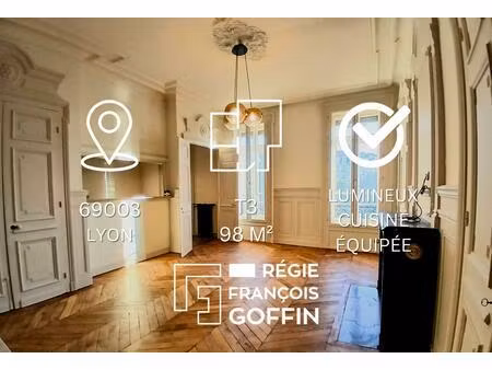 appartement spacieux avec moulures et vue sur rhone