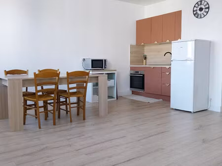 paimboeuf - proche place du marche