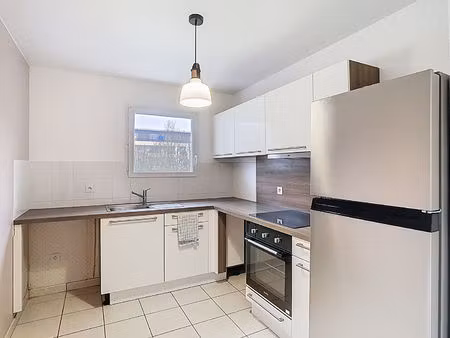 appartement 3 pièces à louer à quimper - kerfeunteun - dpe c ! garage