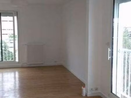 location appartement 3 pièces à hérouville-saint-clair (14200) : à louer 3 pièces / 62m² h