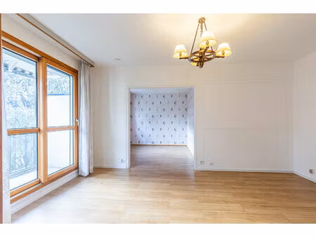 laforet immobilier - 'marjolaine' - annecy - secteur bas cran-gevrier - appartement t4/5 t