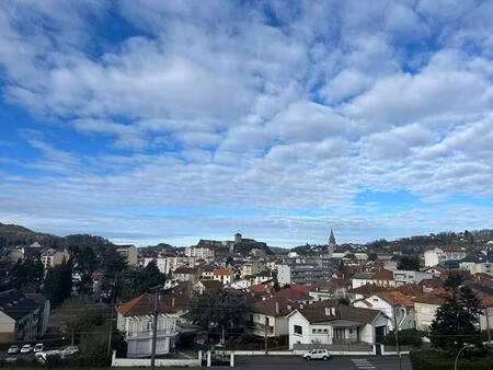 appartement t4/t5 vue chateaux