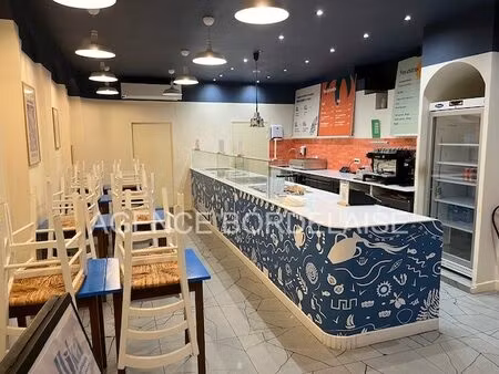 bordeaux  restaurant d'environ 87m² avec cave.