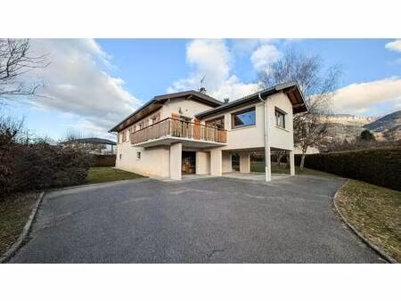 maison avec grand terrain