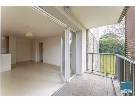 appartement quatre pièces avec deux places de stationnement