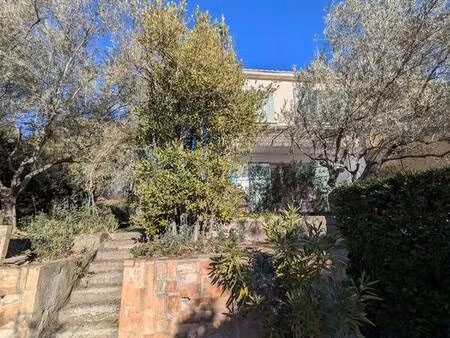 villa 3 chambres avec jardin dans le village