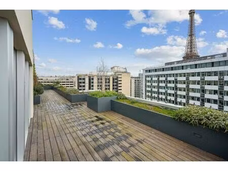 au cœur du 15ème arrondissement de paris  bureaux restructurés de 6 221 m² divisibles dès 