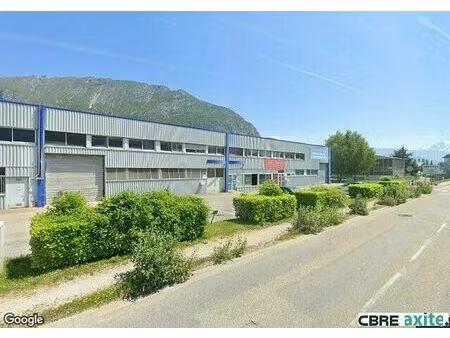location commerce saint egreve 424 m²