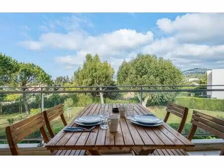 location appartement 1 pièce 27 m² à antibes (06600)