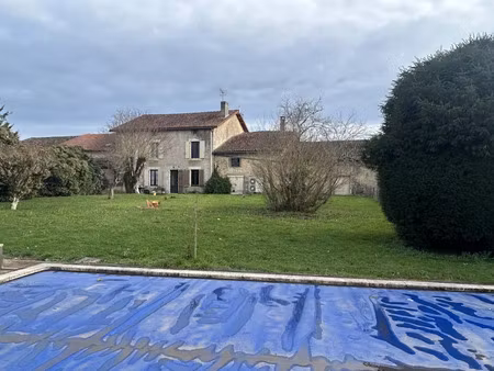 vente maison 6 pièces 175 m² à le grand-madieu (16450)  172 780 €