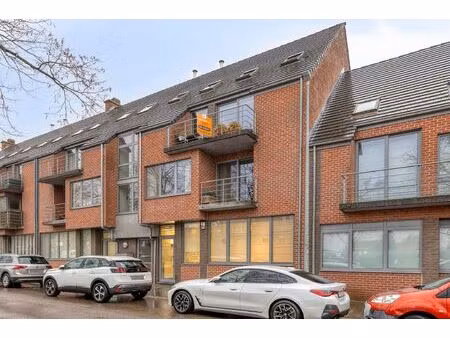 ruim appartement(143m2) met 3 slaapkamers in hartje wezemaal
