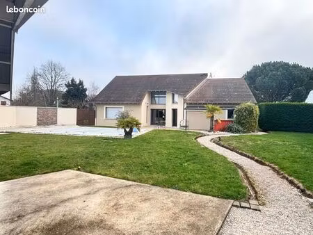 maison de ville 7 pièces 145 m²