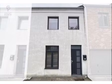 gerenoveerde woning met leuke tuin.