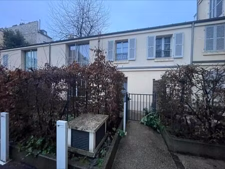 3p rue st mederic 49.30m²
