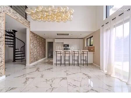 maison 5 pièces 156 m²