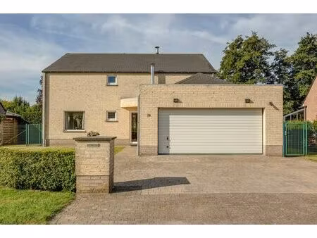 perfect onderhouden villa  3slpks 2badk topligging