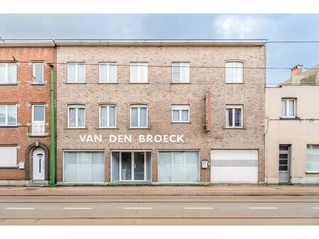 handelspand met duplexappartement met 6 slaapkamers