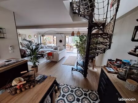 superbe maison rénovée 137m² – piscine & calme absolu