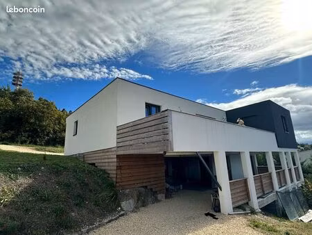 maison récente abrest