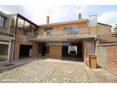 maison 6 pièces 360 m²