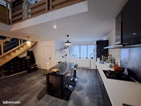 maison 7 pièces 148 m²