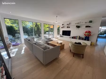 magnifique t5 140m² place bellegarde + jardin et terrasses 250m² + parking