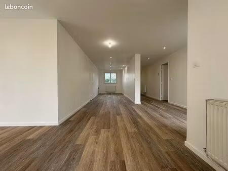 maison 102 m2 - 4 pièces - plain-pied