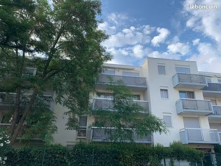 2 pièces lumineux hôpitaux facultés