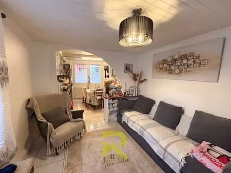 une maison qui voit grand ..