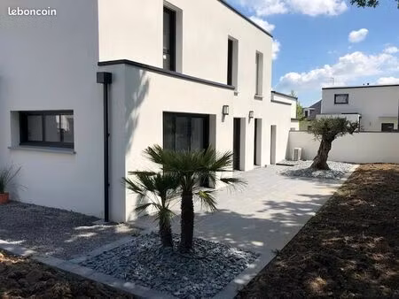maison récente 135 m² – 4 chambres – jardin & garage – theix – loi pinel