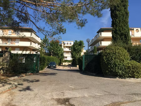 location appartement 2 pièces 32 m² à aix-en-provence (13540)