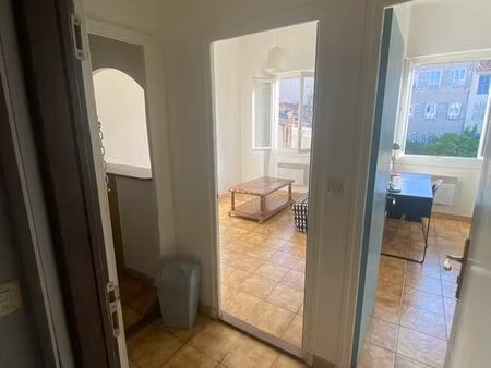 t2 meublé rue curiol  marseille 1er