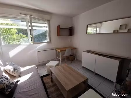 studio 1 pièce 23 m²