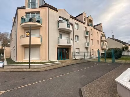 a louer - appartement 3 pièces meublé - 67 m2 - centre de sucy en brie - résidence le chau