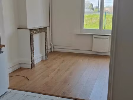 location t1 bis comme neuf bien isolé (dpe c proche b)