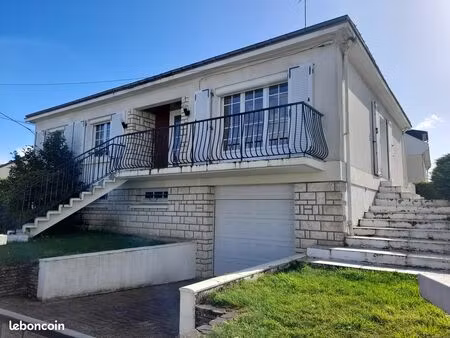maison aux portes d'angers sur la commune de saint jean de linières
