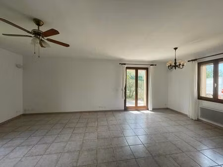 location maison 4 pièces 90m² st zacharie 83640