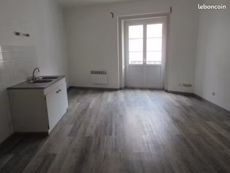 studio 1 pièce 27 m²
