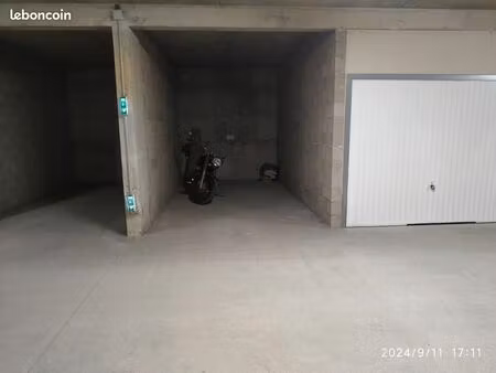garage avec vidéosurveillance pour une moto ou quad