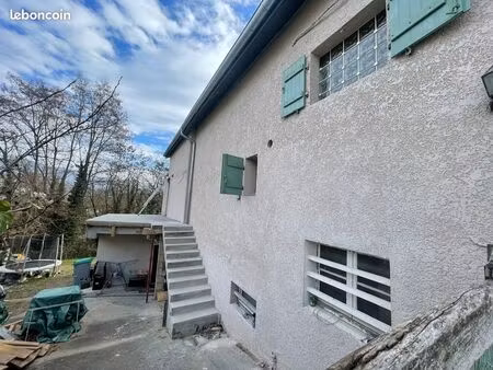 magnifique aparemment à 1100 tout charge compris même internet