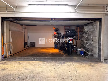 parking t2 paris 20 à vendre