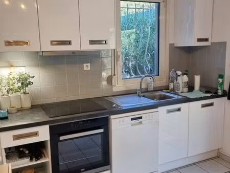 t2 rdc 46 m2 avec garage (box) + cave + terrasse (14m2) + jardin (80 m2)